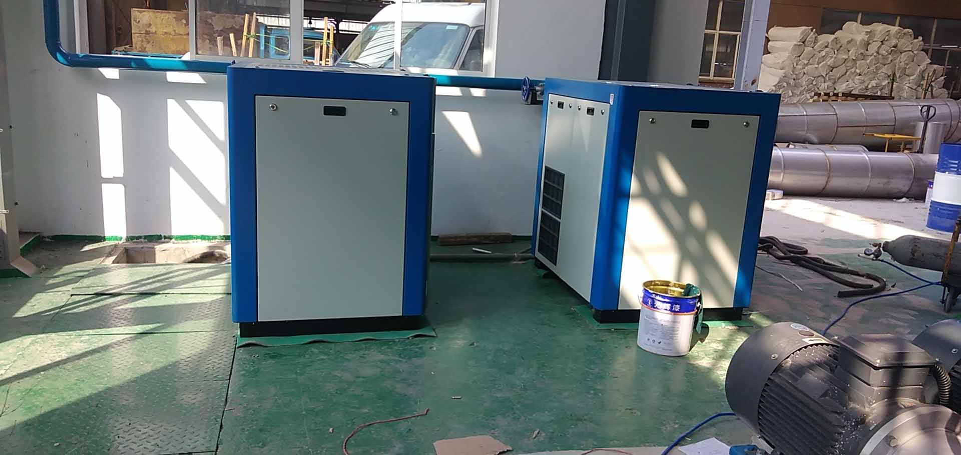 簡單說說螺桿空壓機排出的氣體為什么會含油-權偉永瑩螺桿空壓機廠家